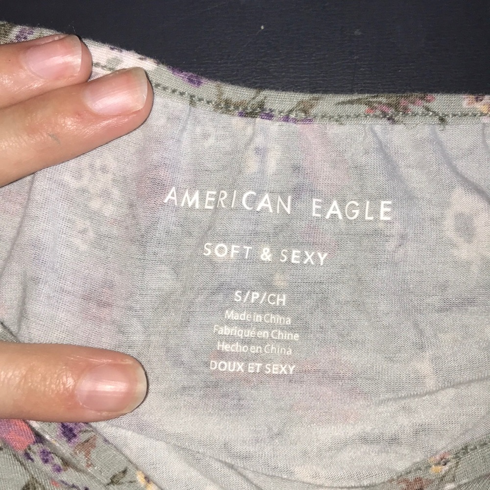 American Eagle floral top - Picture 2 of 2